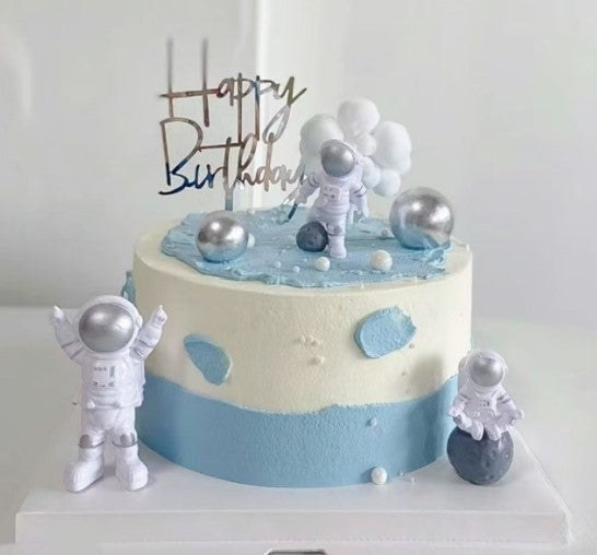 ASTRONAUT CAKE TOPPERS