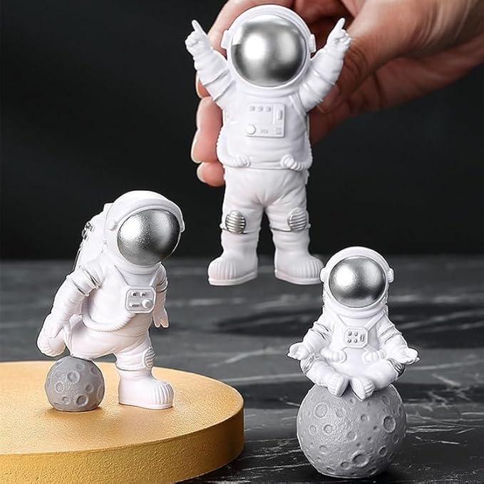 ASTRONAUT CAKE TOPPERS
