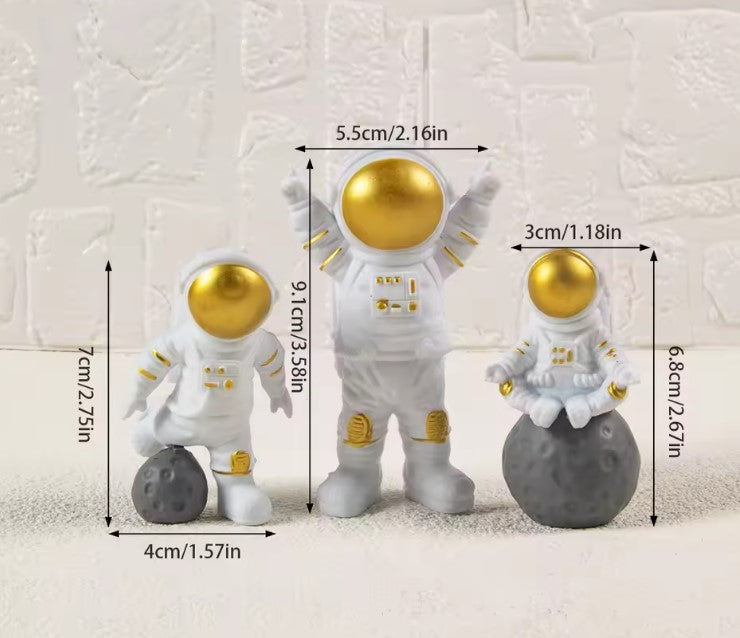 MINI SET OF 3 ASTRONAUT CAKE TOPPER