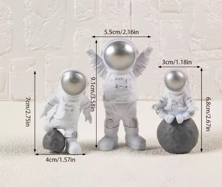 MINI SET OF 3 ASTRONAUT CAKE TOPPER